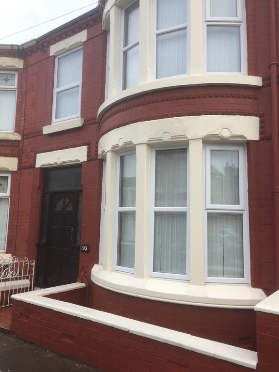 Liverpool Gidlow House Sleeps 8 - Infinity Apartments Guest house Liverpool