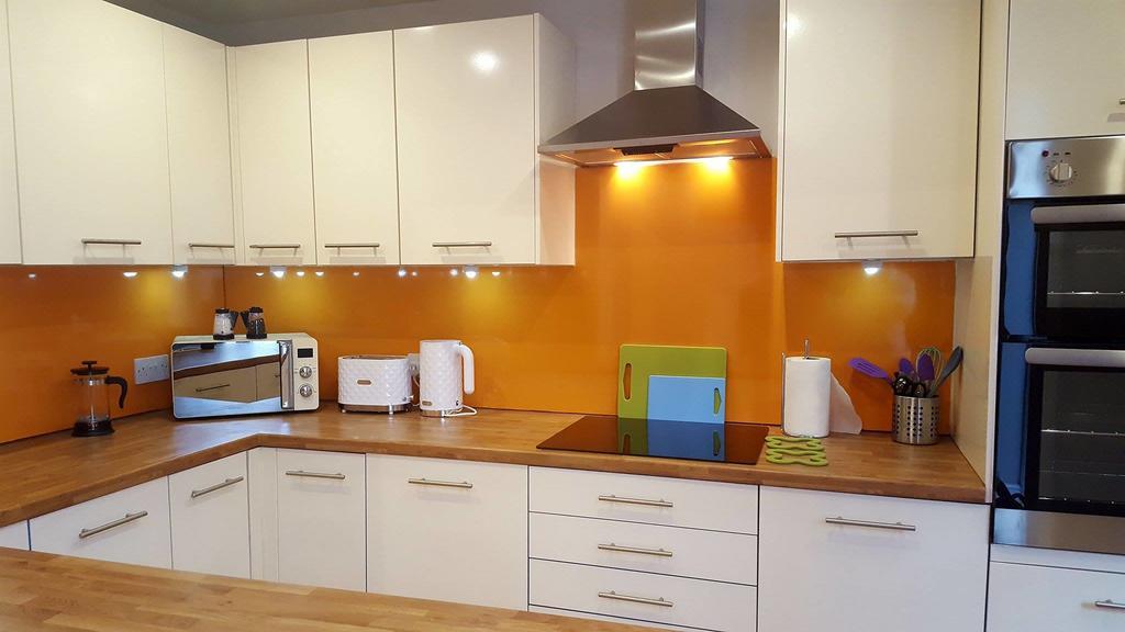 Liverpool Gidlow House Sleeps 8 - Infinity Apartments Liverpool