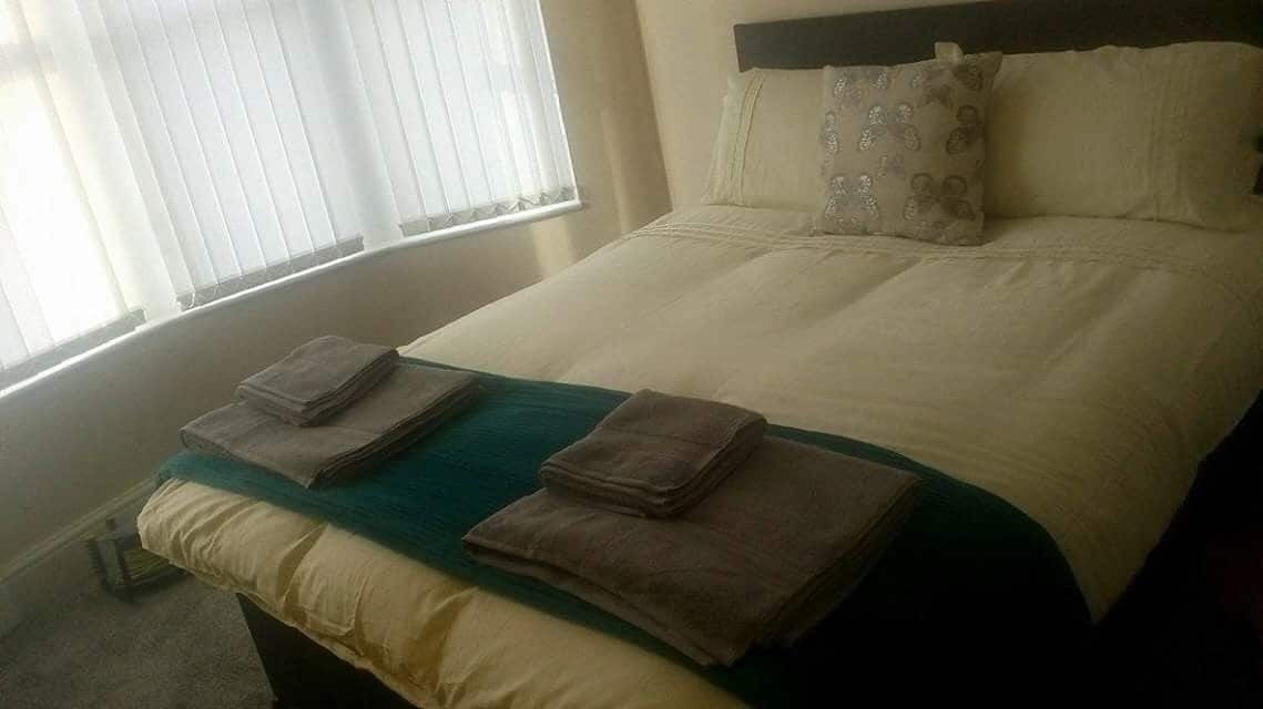 Guest house Liverpool Gidlow House Sleeps 8 - Infinity Apartments